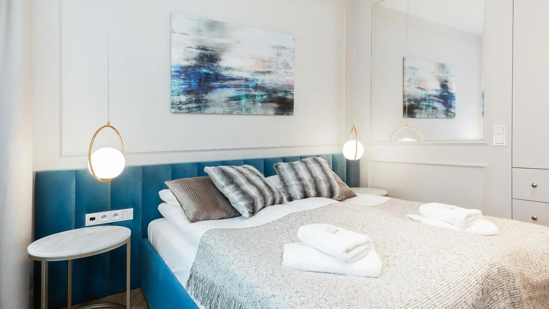 Mennica Residence Deluxe City Centre Apartments By Renters Prestige Varsovia Polonia